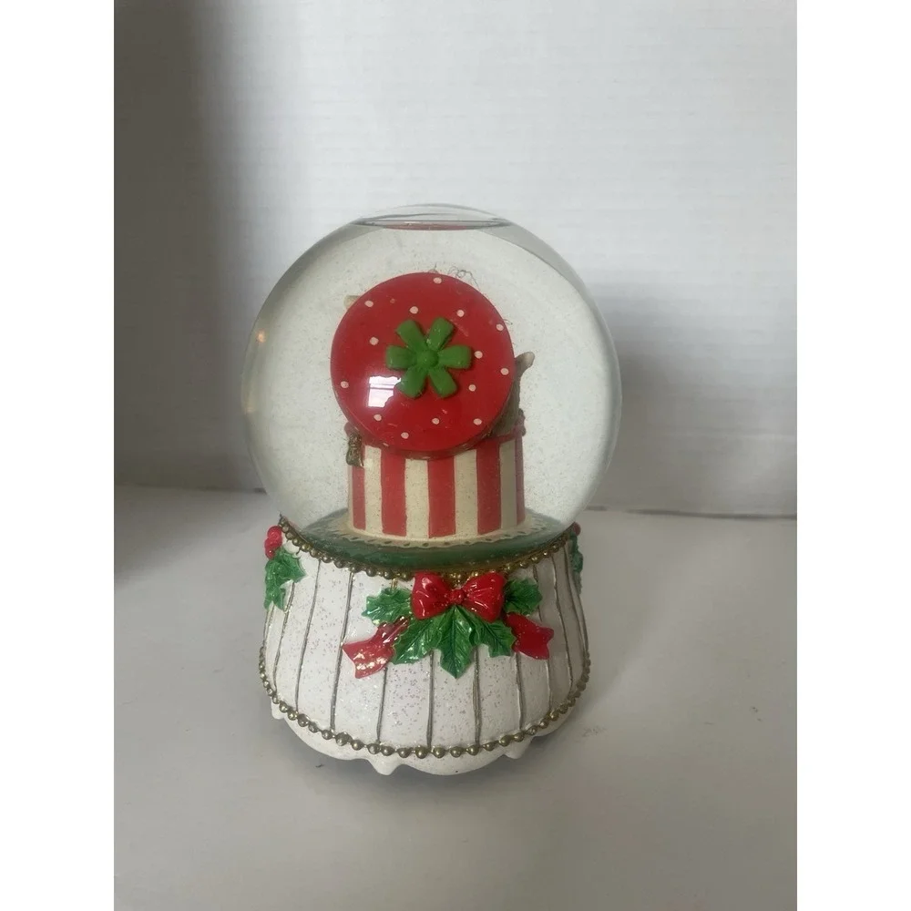 Rare! SAN FRANCISCO MUSIC BOX CO.  Kitten Hat Snow Globe 